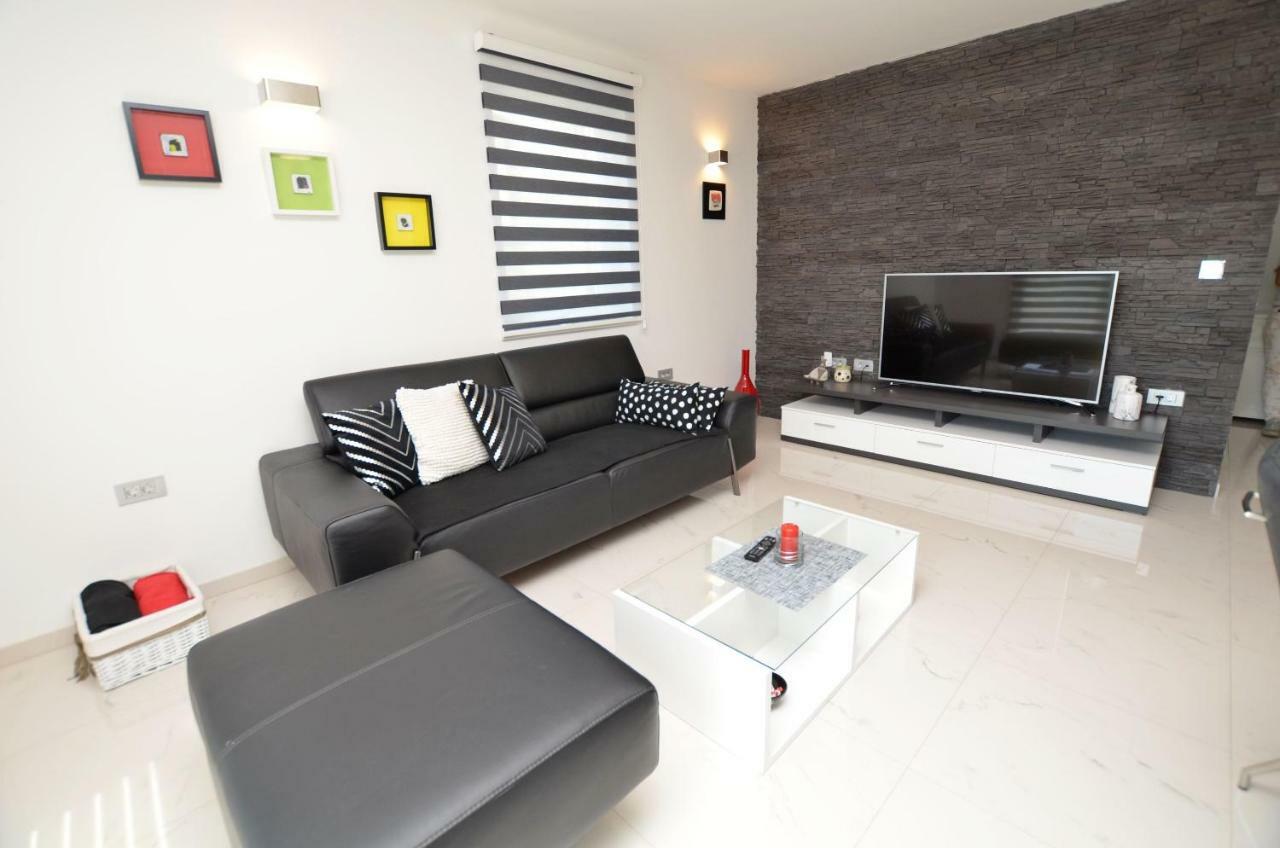 Apartments Golden Hour Jurdani Экстерьер фото